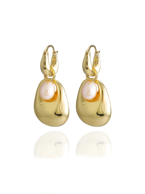 Side profile of MOUNSER Tide Pool Earrings showing the sculptural freeform puffed drop and freshwater pearl set on a 14k gold-plated huggie hoop