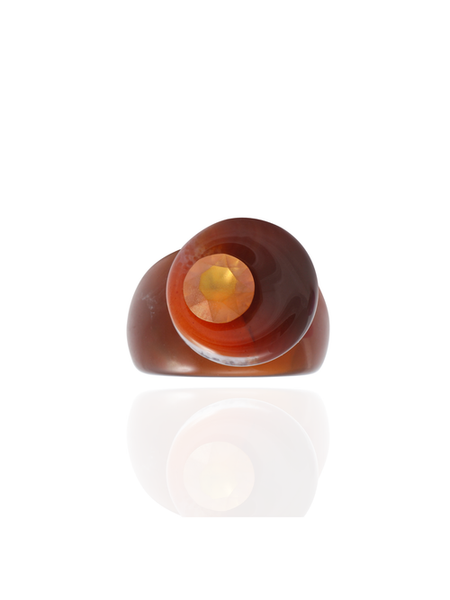 MOUNSER Orbital Ring in Terra, front view: natural carnelian disc with an orange crystal on a bordeaux resin band.